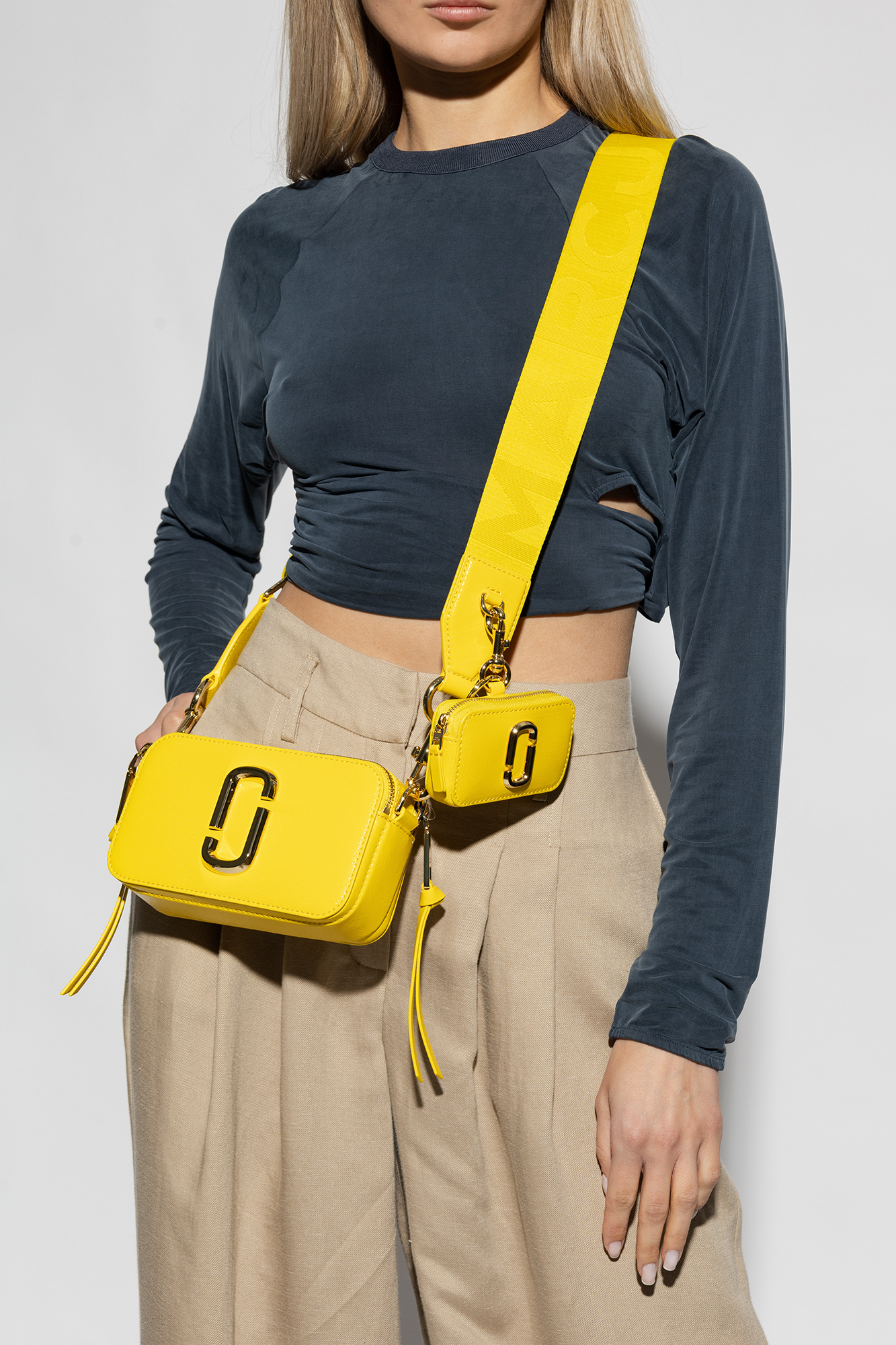 Marc jacobs snapshot hot sale bag yellow